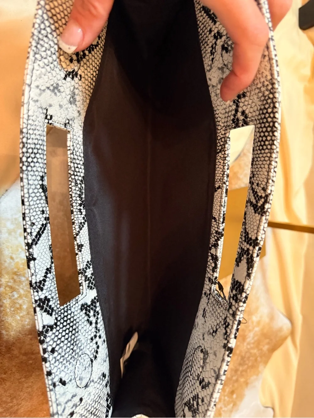 Textured Snake-Print Cutout Handle Clutch - Black & White